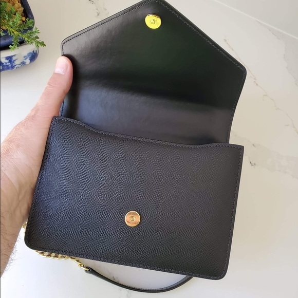 ❌❌ SOLD ❌❌ ❤️ PRADA ❤️ LIKE NEW BARELY USED. No sign of tear and wear. Mini bag - Picture 7 of 12